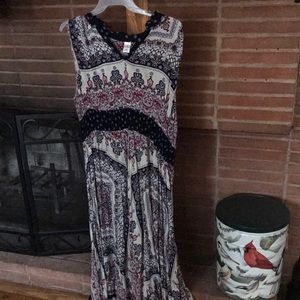 Sleeveless long dress worn once